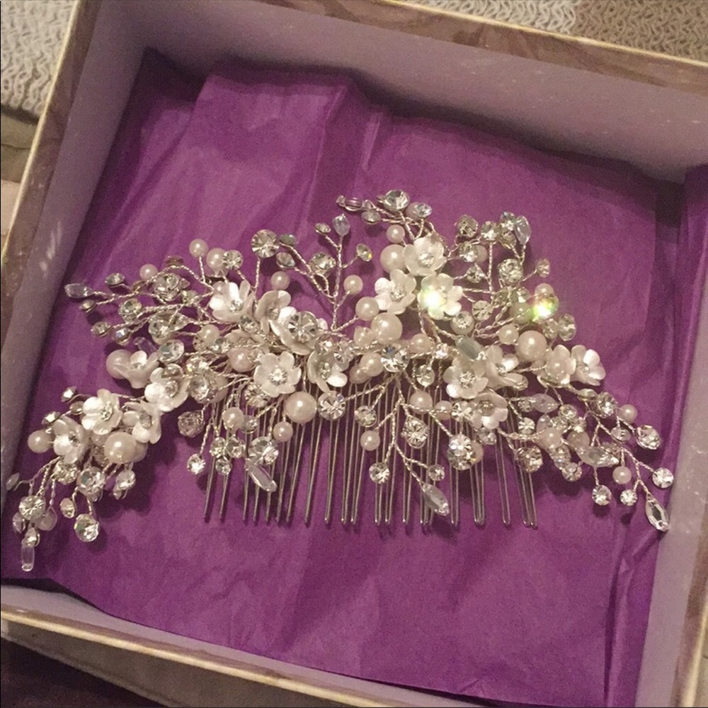 Bridal styles boutique hair piece